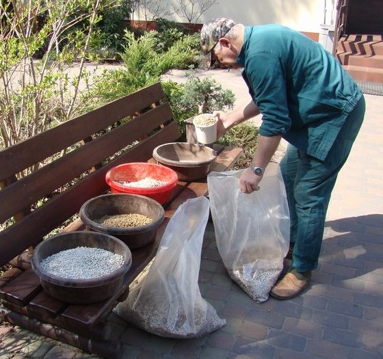 Mieszanki glebowe Juku 2009_1 kwie 01.JPG